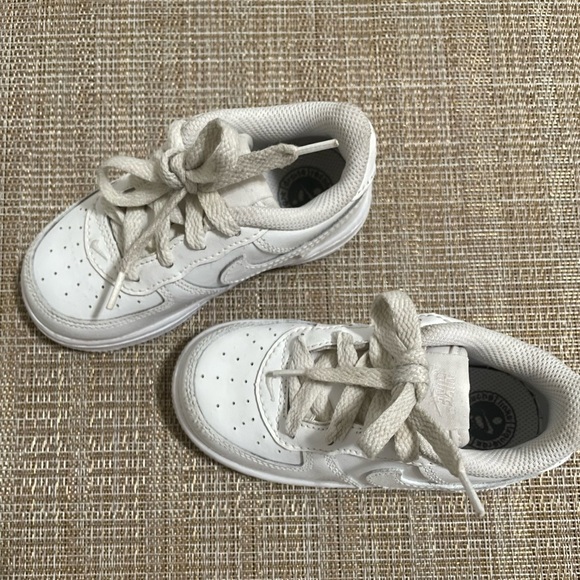 Kids Size Nike - Picture 3 of 8